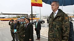 Morenés dice que el Gobierno no decidirá "a lo loco" cambios en las misiones exteriores