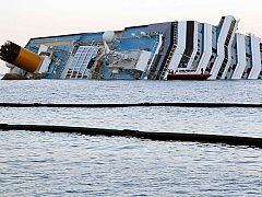 Italia reconoce que el naufragio del Costa Concordia ya produce daño medioambiental