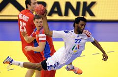 Francia acaba con Rusia (28-24) en diez minutos de inspiración en el Europeo de Balonmano