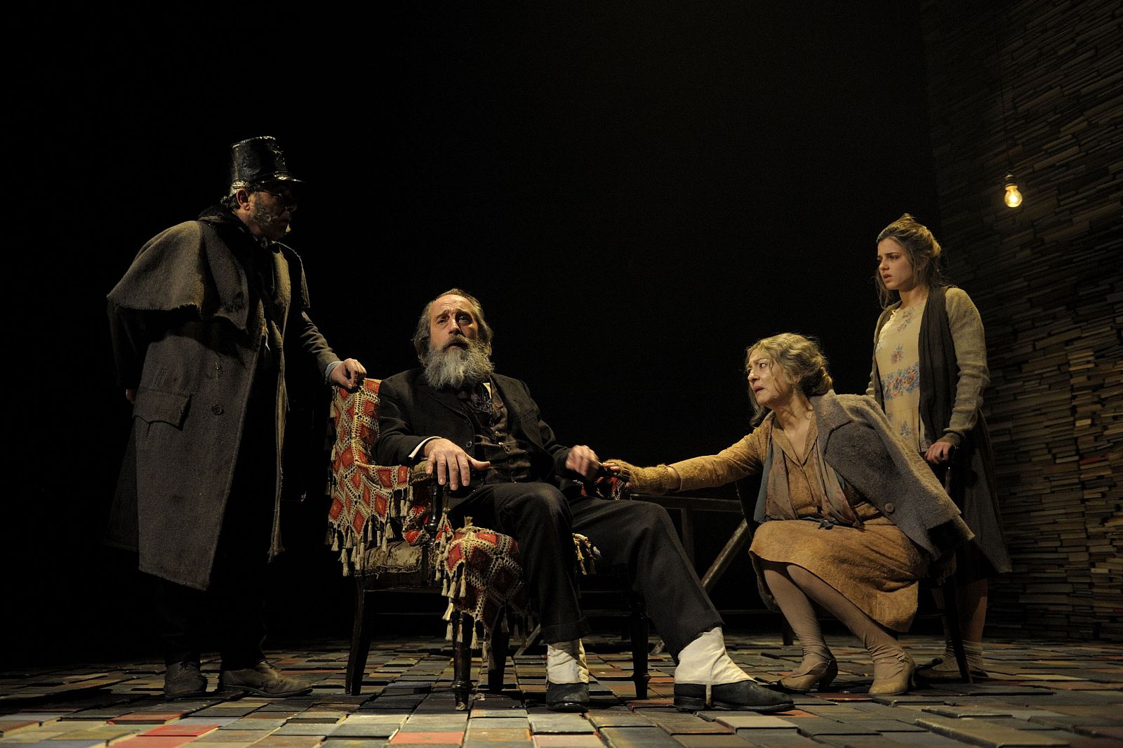 Gonzalo de Castro, caracterizado como Max Estrella, en una escena de Luces de Bohemia