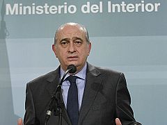 Interior cree que ETA intenta reconstruir un aparato logístico "latente" y confirma extorsiones