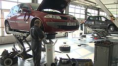 Patronal y sindicatos pactan que los salarios suban el 0,5% este año y el 0,6% en 2013 y 2014