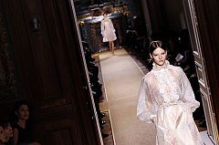 Valentino, el lujo nostálgico y folk