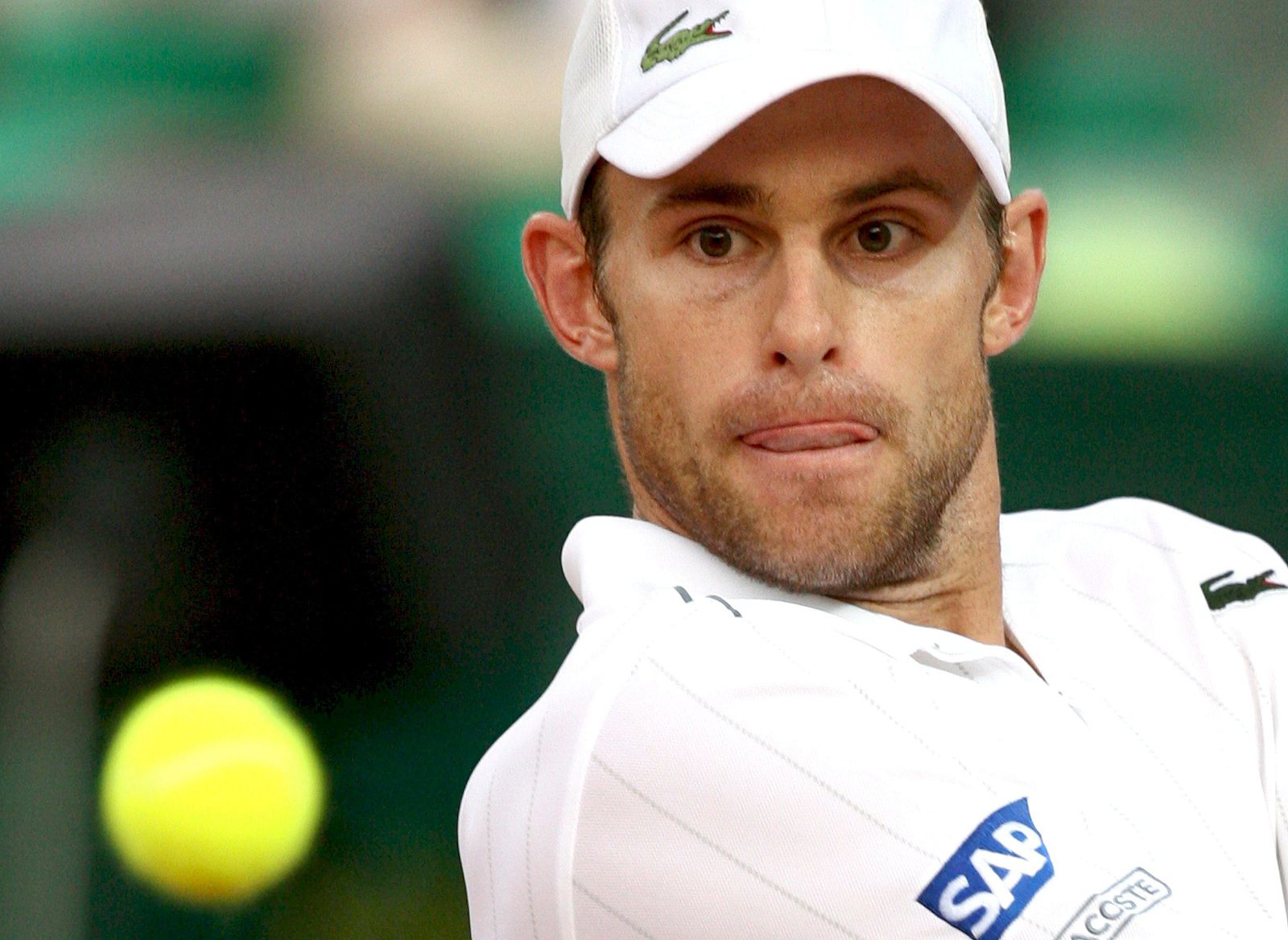 Andy Roddick ha tenido que retirarse en el primer set por lesión, cuando jugaba contra Wawrinka.