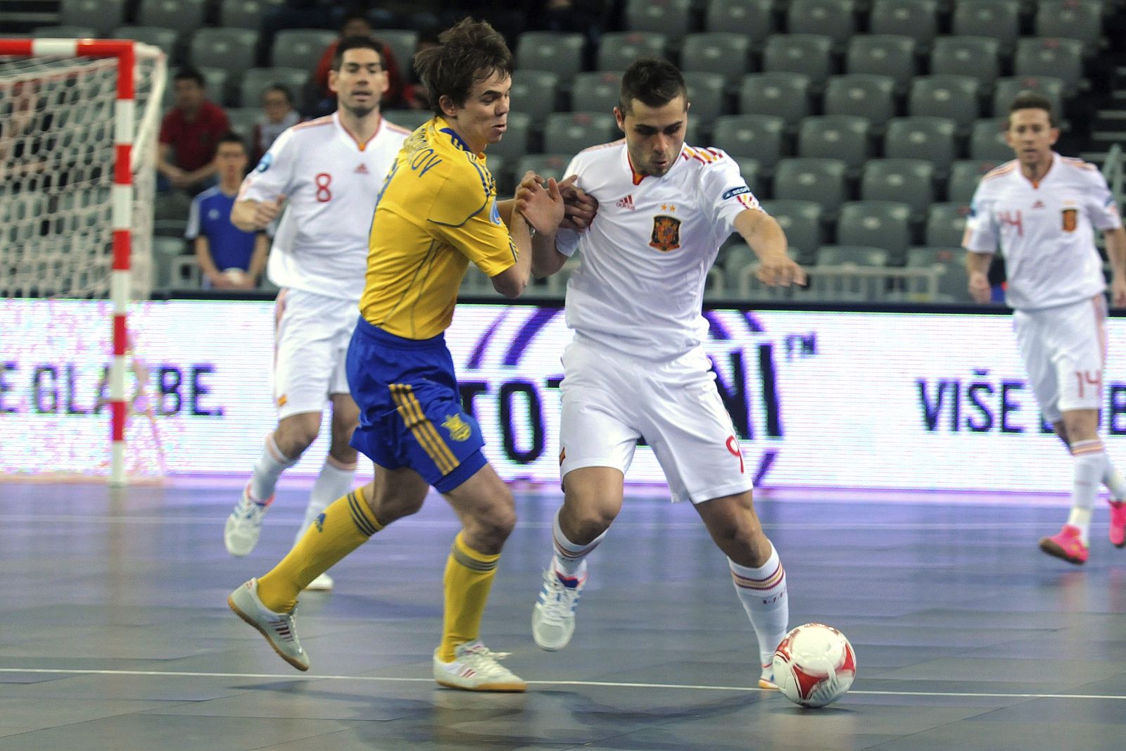 ESPAÑA SE JUEGA EL LIDERATO DE GRUPO FRENTE A UCRANIA