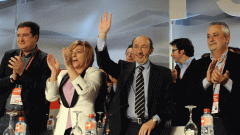 Rubalcaba dice que el PSOE ha "reflexionado" y sale del Congreso a "recuperar" a los españoles