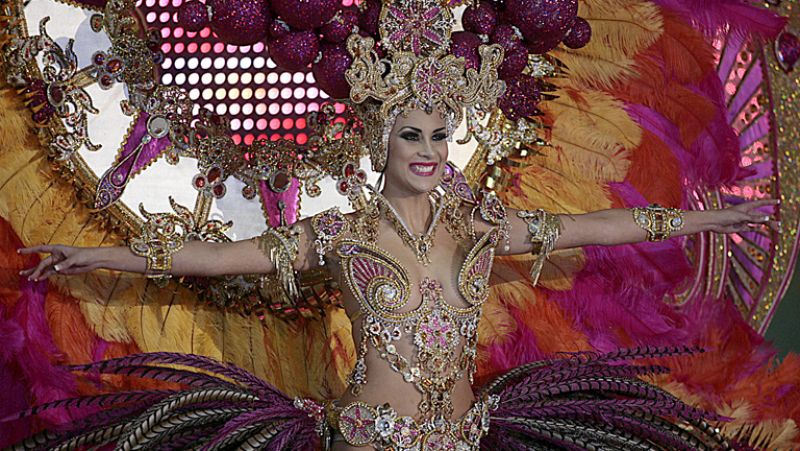 Carnaval, carnaval..., lentejuelas, chirigotas, tambores y máscaras invaden media España 