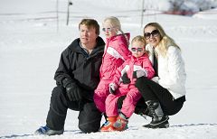 Uno de los hijos de la reina Beatriz de Holanda, hospitalizado por una avalancha de nieve