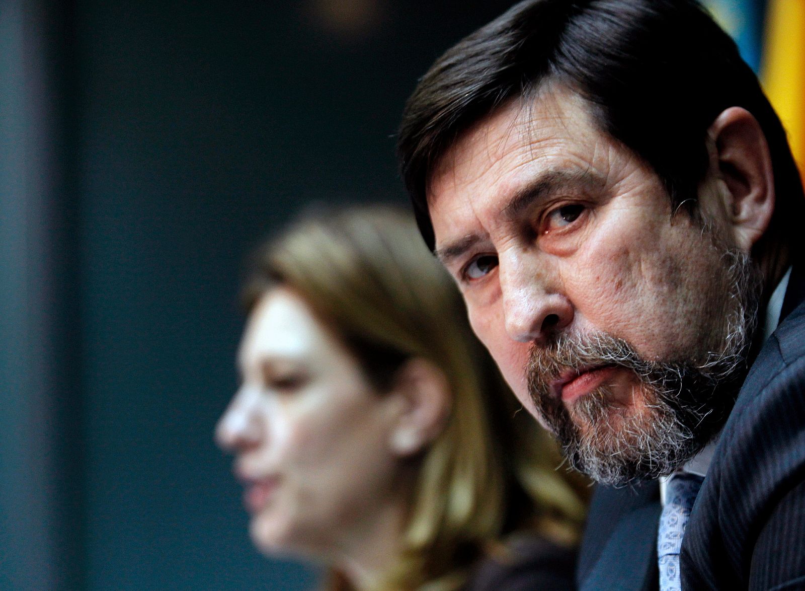 LA POLICÍA DICE QUE HA USADO LA FUERZA POR LA "AGRESIVIDAD" DE LOS JÓVENES