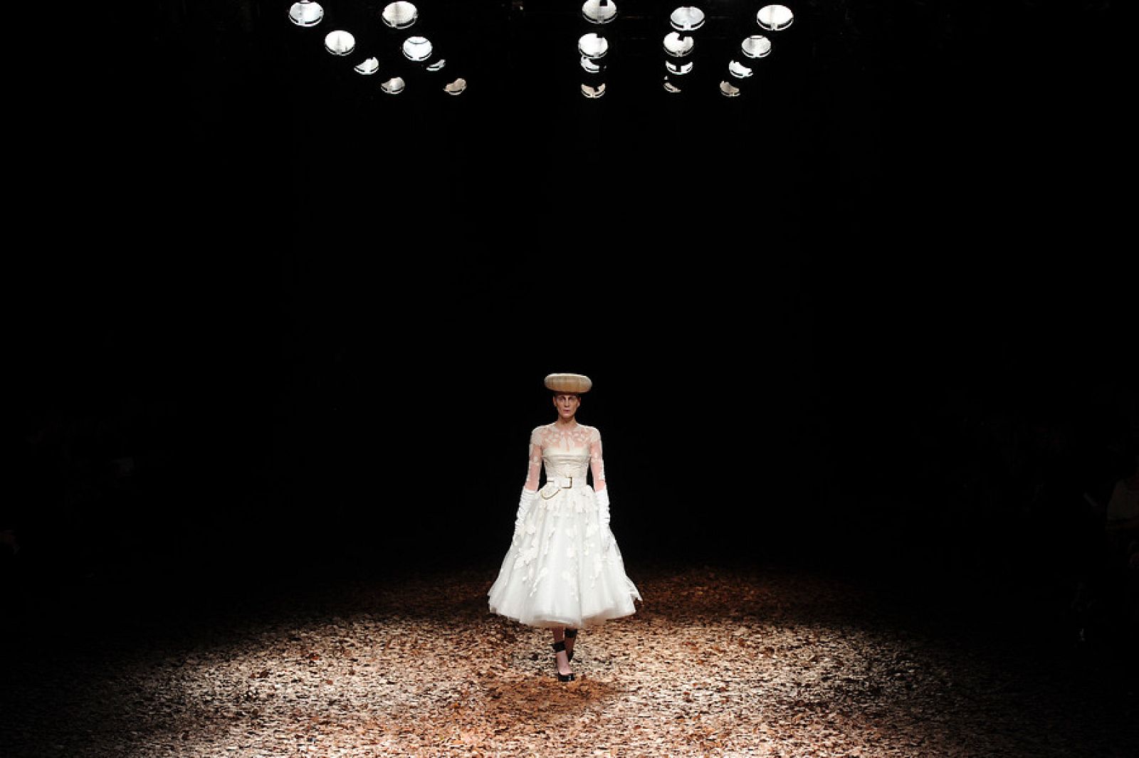 Vestido blanco con cinturón