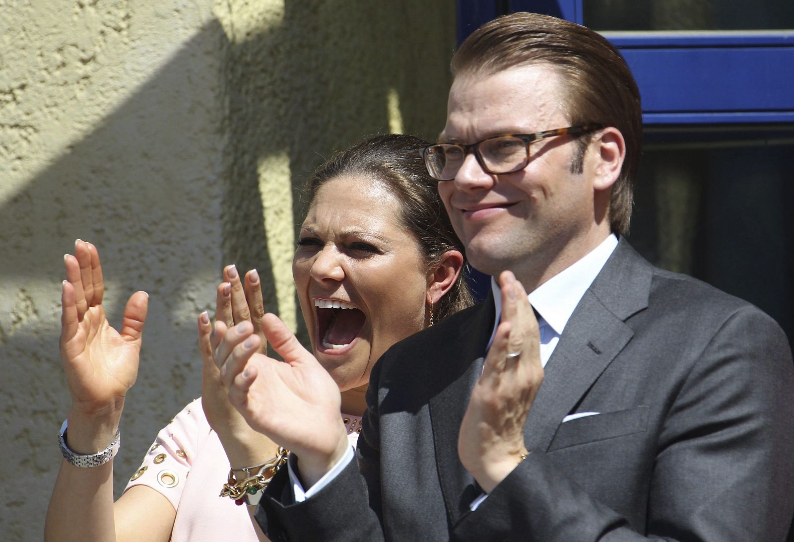 La princesa Victoria, heredera del trono de Suecia, y su esposo Daniel han sido padres de una niña esta madrugada.