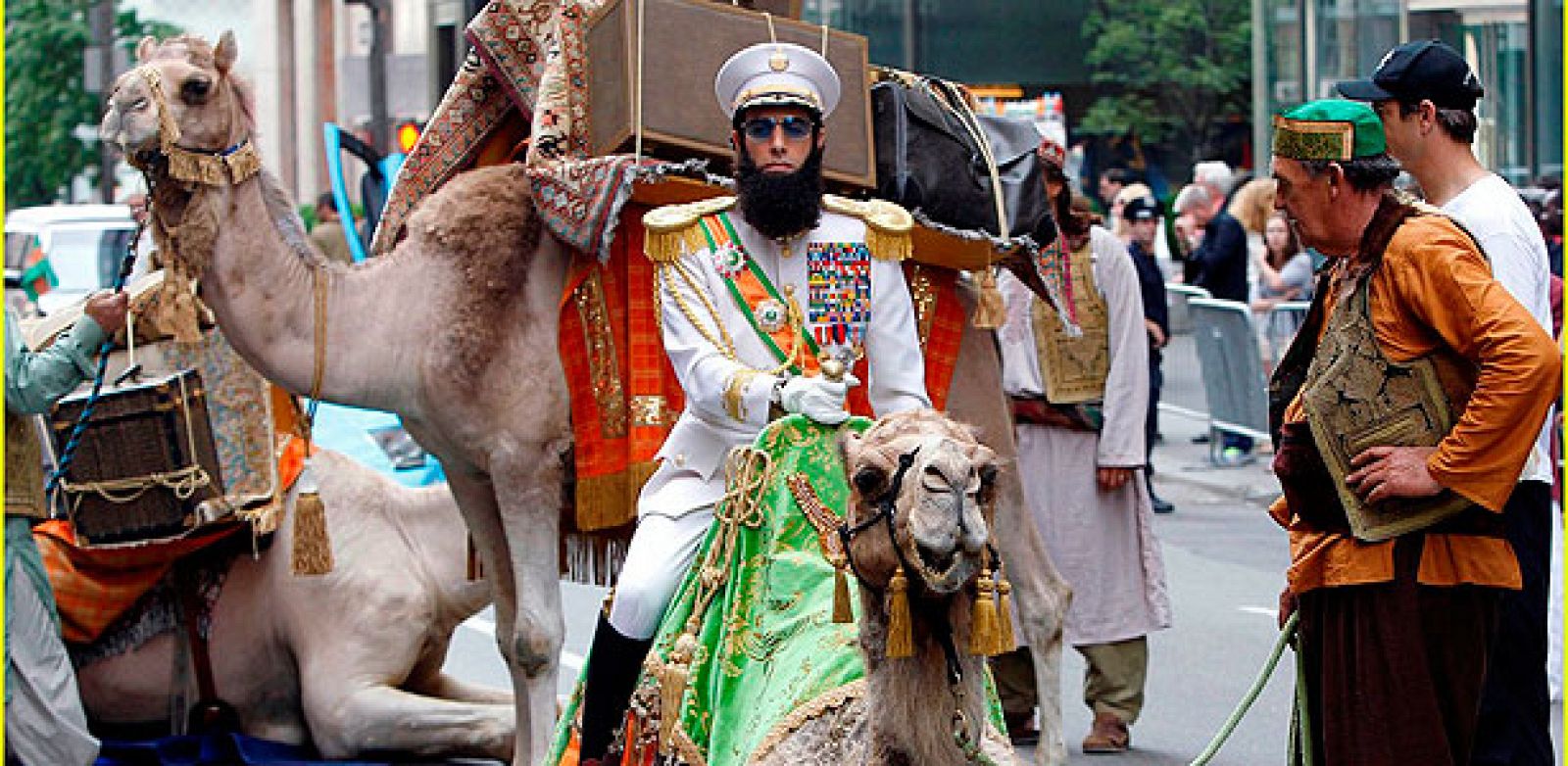 Sacha Baron Cohen durante el rodaje de 'The dictator', su nueva película