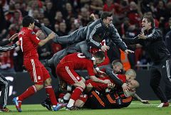 El Liverpool de Pepe Reina gana la Carling Cup en los penaltis