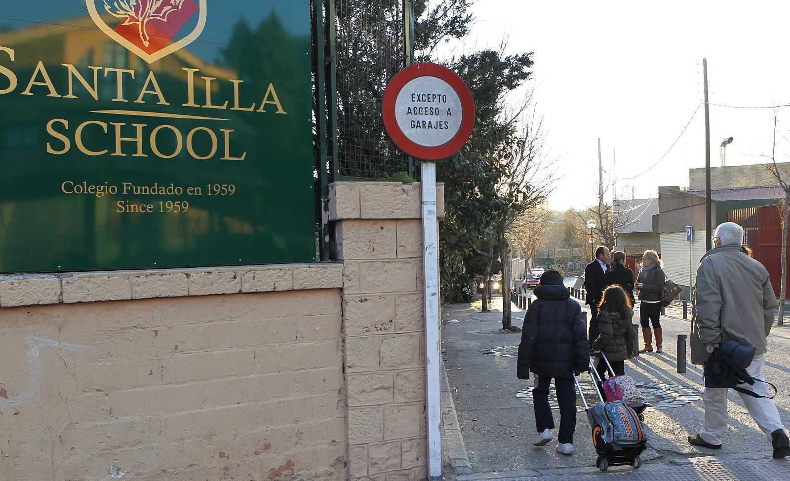 LOS ALUMNOS VUELVEN AL COLEGIO SANTA ILLA DE MADRID