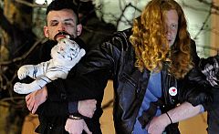 La Policía desmantela el campamento de los indignados frente a la catedral de San Pablo