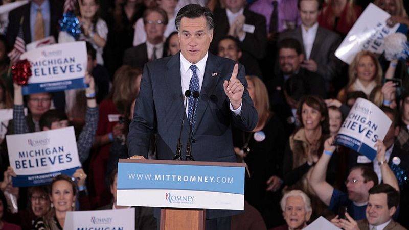 Mitt Romney consigue una ajustada victoria en Michigan y arrasa en Arizona frente a Santorum