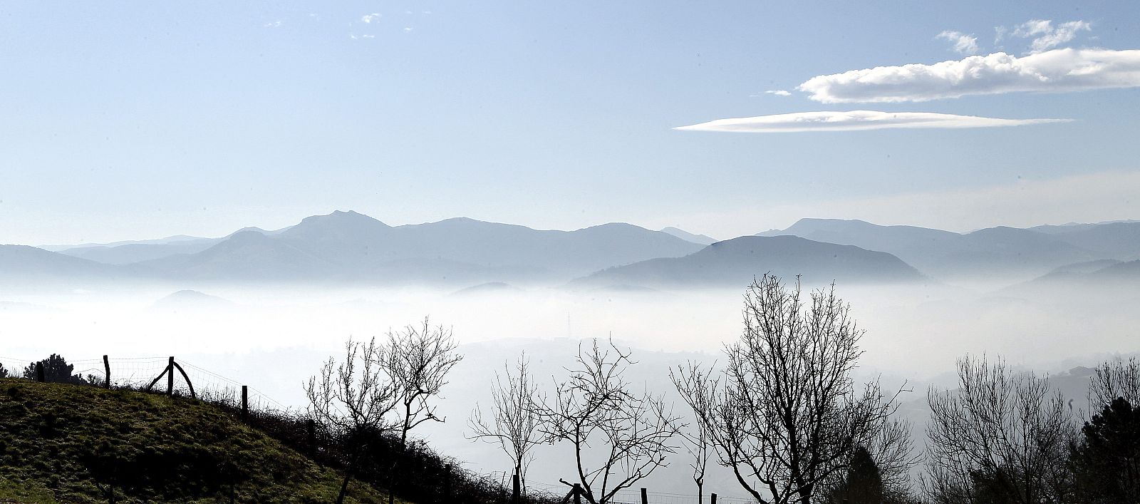 DENSA NIEBLA COSTERA SOBRE SAN SEBASTIÁN