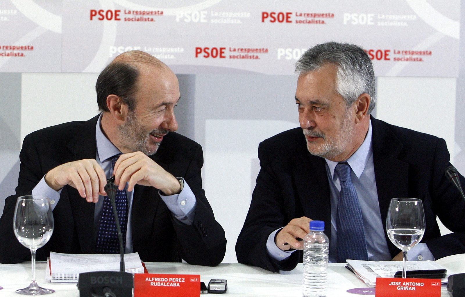 RUBALCABA Y GRIÑÁN EN LA REUNIÓN DEL COMITÉ TERRITORIAL DEL PSOE EN ASTURIAS