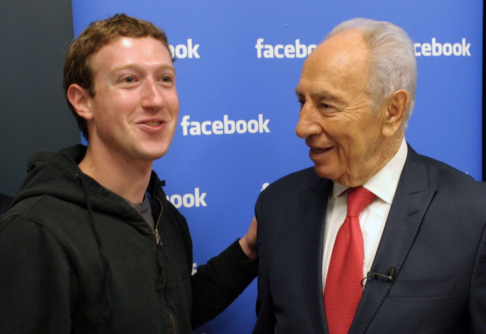PÁGINA DE FACEBOOK DEL PRESIDENTE ISRAELÍ SHIMON PERES EN LANZADA EN PALO ALTO