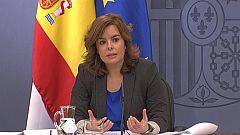 Sáenz de Santamaría pide a los sindicatos que reflexionen sobre si la huelga es la solución