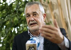 Griñán asegura que recortan distancias en las encuestas y que ganarán el 25M