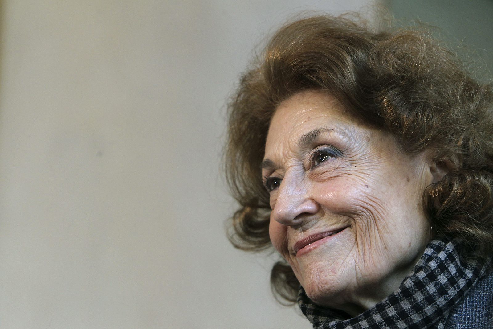 JULIA GUTIÉRREZ CABA, PREMIO MAX DE HONOR