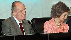 El rey Juan Carlos alude al desempleo juvenil y dice que le "quita el sueño"