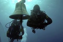 Ladrones submarinos roban la campana del Costa Concordia