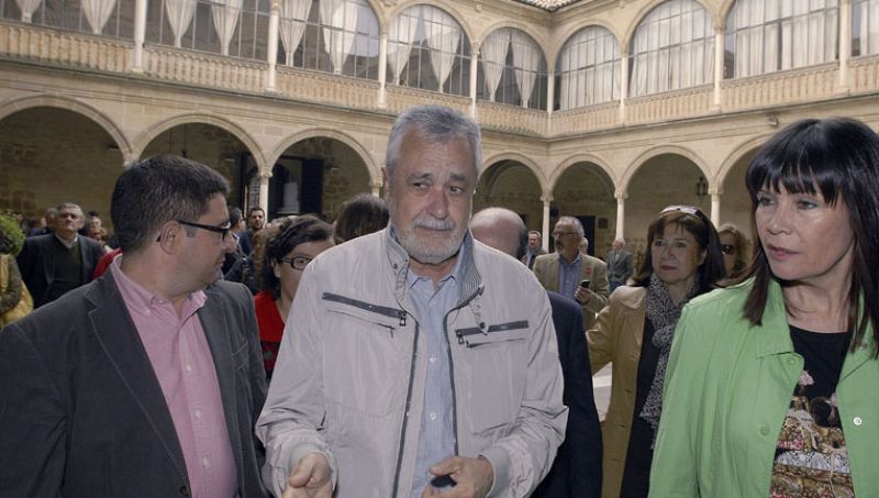 Griñán responde a Cospedal que en Andalucía no hay ninguna "milonga" con la Dependencia 