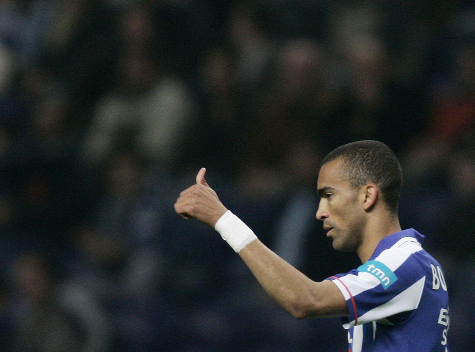 Bosingwa inaugura el mercado de fichajes millonarios