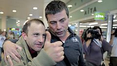 Óscar Sánchez llega a casa y deja atrás la pesadilla carcelaria en Italia