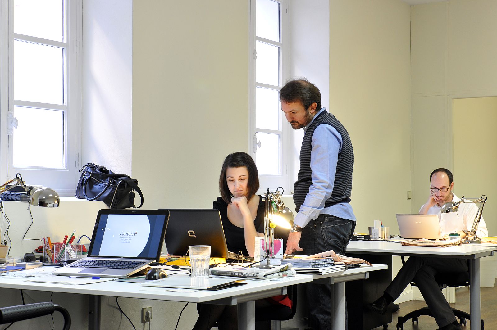 David Lacasa en la oficina de Lantern que comparte con tres socios
