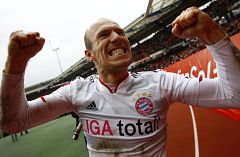 El Bayern gana con gol de Robben y se pone a tres puntos del Dortmund