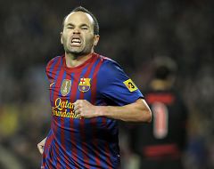El Barça enjaula a los 'leones' y mantiene el pulso por la Liga