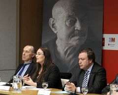 Una antología, una placa y un sello conmemorarán el décimo aniversario de la muerte de José Hierro