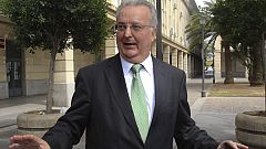 La juez imputa seis delitos al exconsejero de Empleo Antonio Fernández por el caso ERE