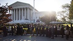 El Supremo de EE.UU. estudia la constitucionalidad de la ley de inmigración de Arizona