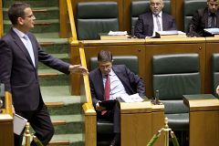 Basagoiti ofrece pactar "un final ordenado" a Patxi López, al que acusa de hacer oposición a Rajoy
