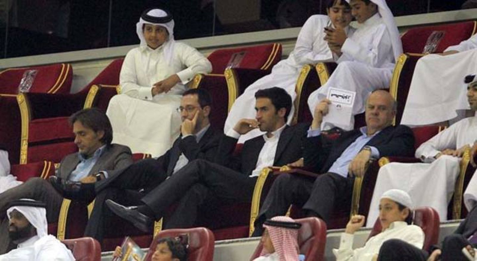 Raúl presencia en el palco un partido del Al Saad de Catar, su nuevo equipo.