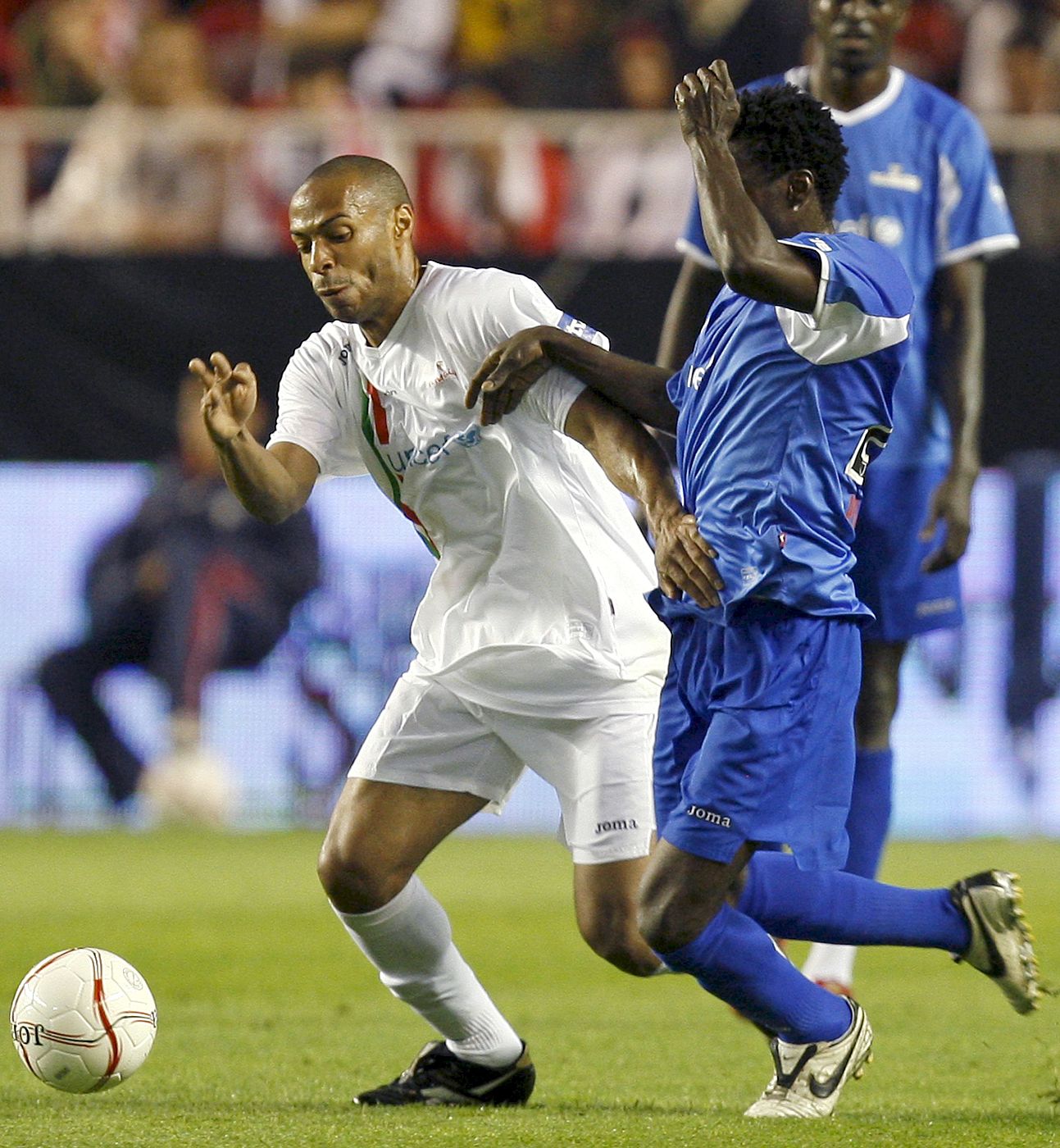 Instante del "Champions for África", partido celebrado en el Sánchez Pizjuán en beneficio de UNICEF.