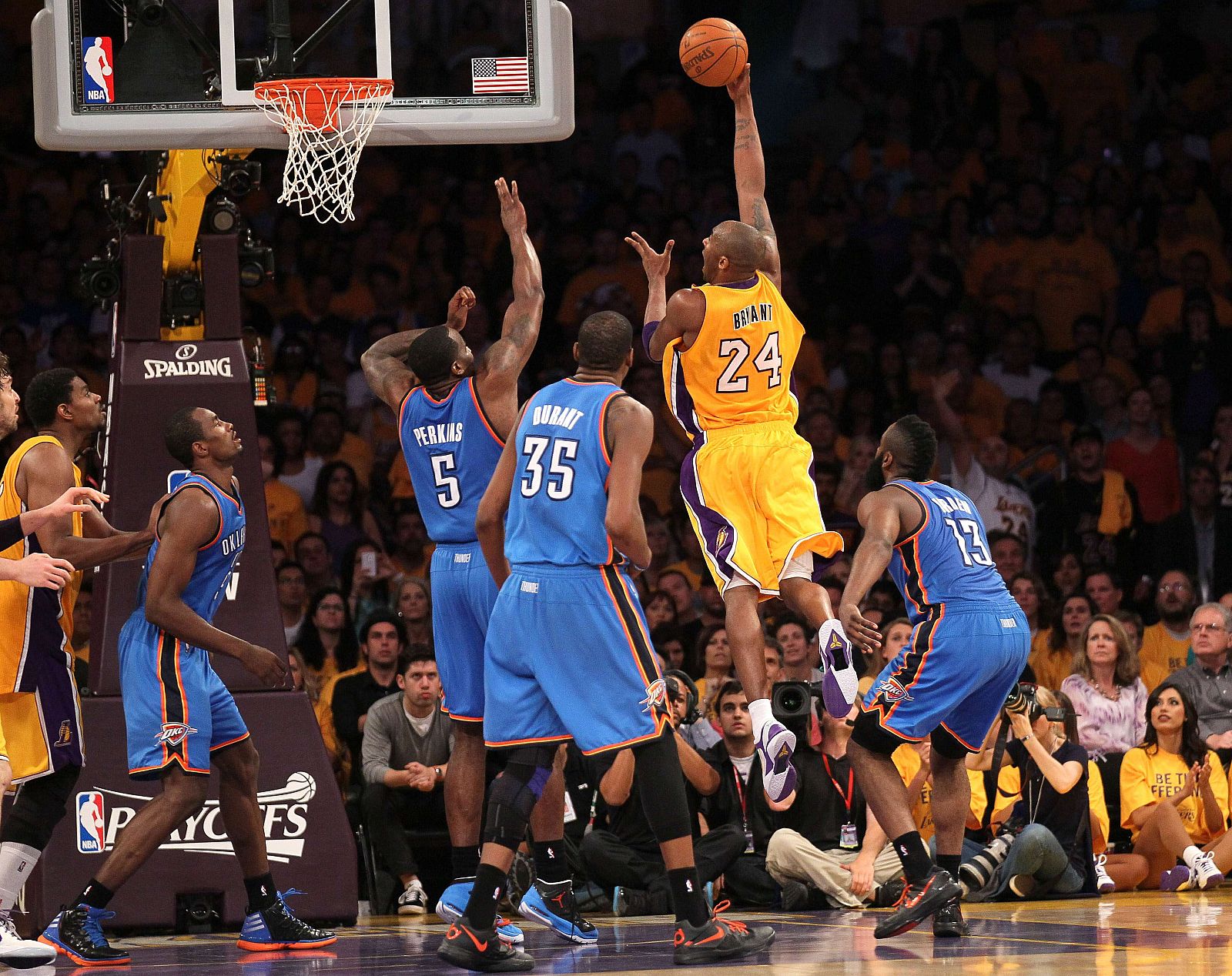 Oklahoma City Thunder v Los Angeles Lakers - Game Three