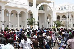 El presidente de Mali, herido tras el asalto de manifestantes progolpistas a su oficina