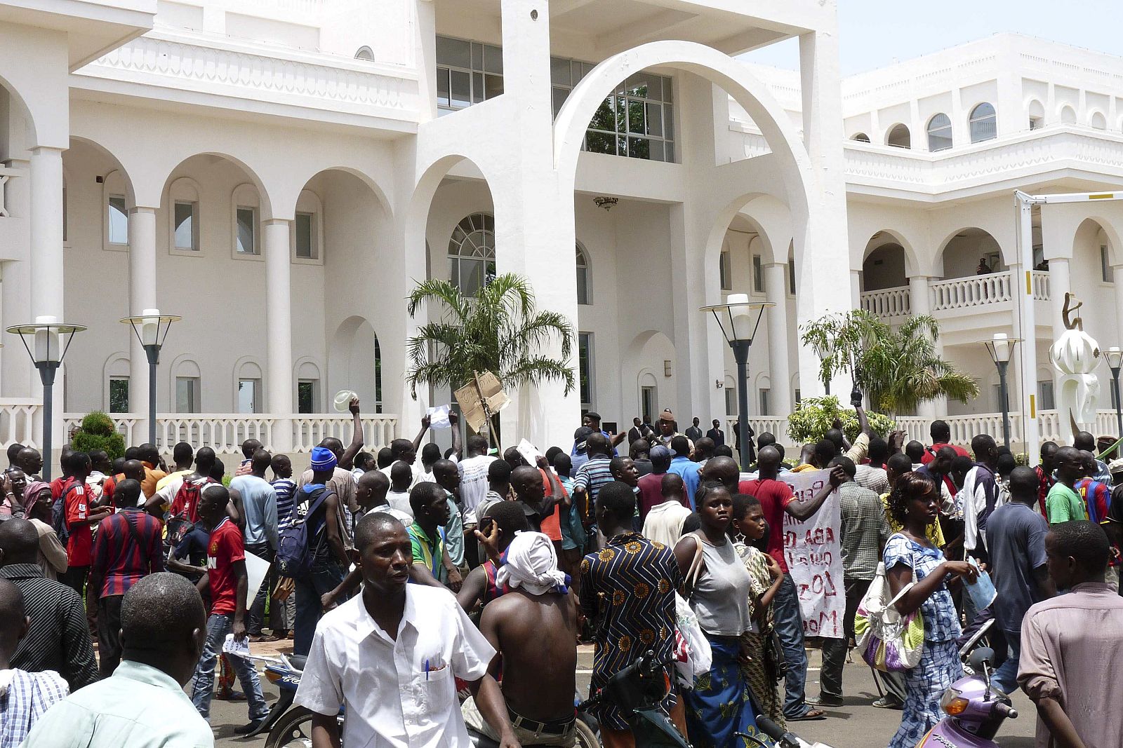 Protesters occupy Mali's presidential palace in the capital Bamako