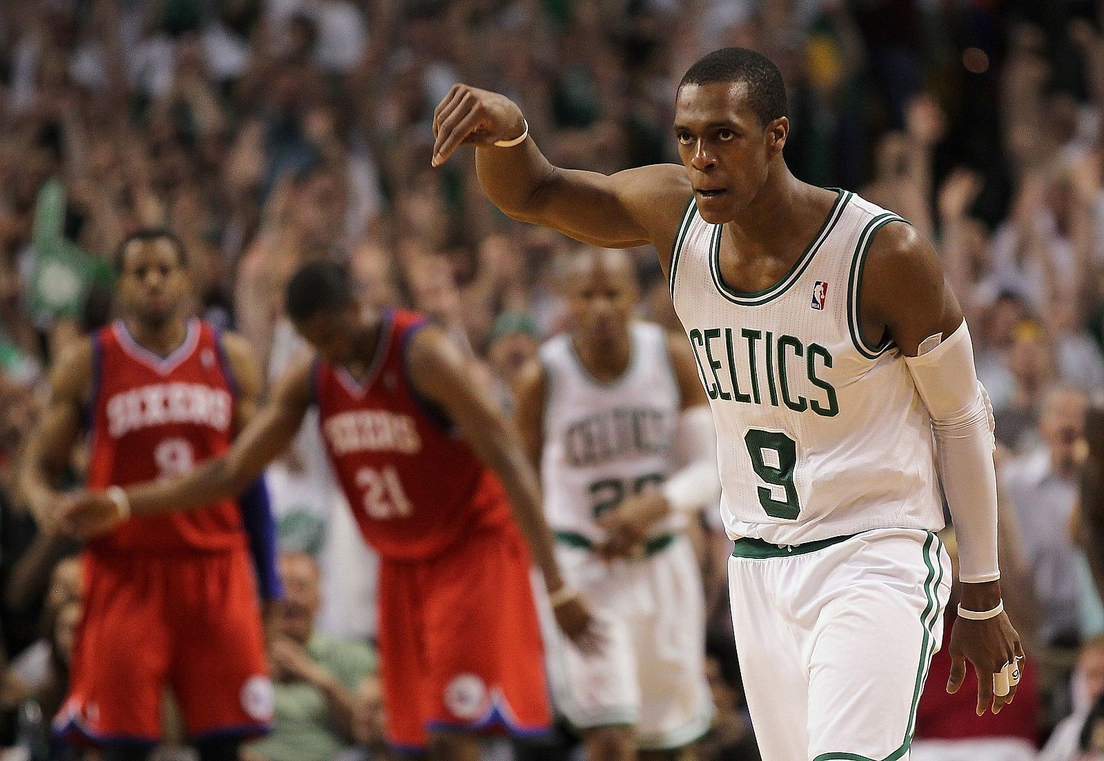 Rondo, base de los Celtics, fundamental en la victoria ante los Sixers