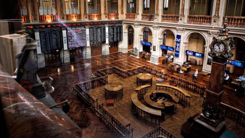 La prima de riesgo supera los 500 puntos por primera vez y los bancos hunden a la Bolsa