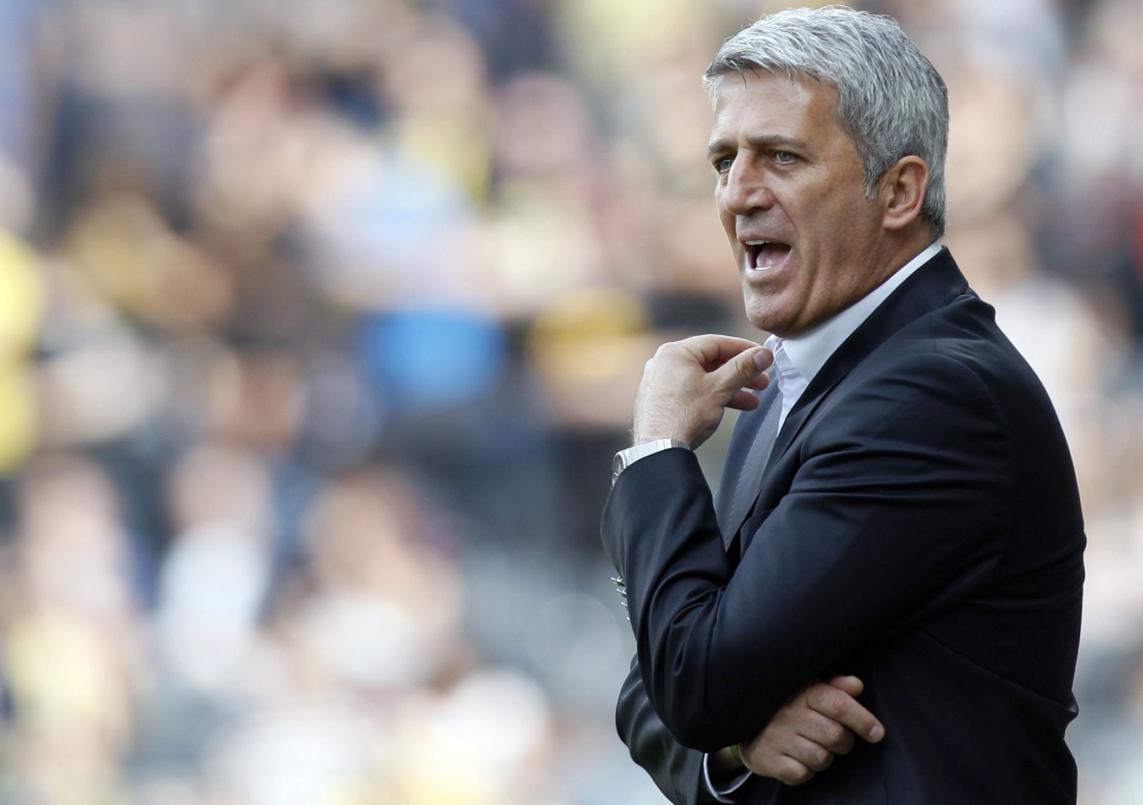 Petkovic (d) entrenará al Lazio y Paul Lambert (i) al Aston Villa.