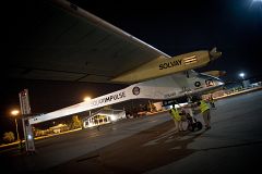 El avión solar 'Solar Impulse' despega de Madrid destino a Rabat