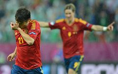 España se recrea con Irlanda y toma el mando