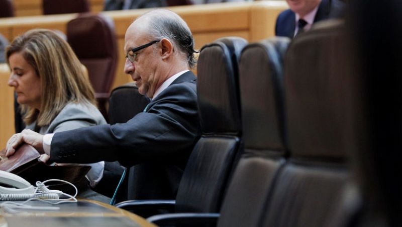 El Gobierno y el PSOE piden al BCE que responda con urgencia a la presión de los mercados