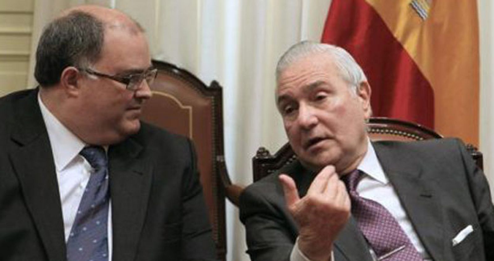 Fernando de Rosa, vicepresidente del CGPJ, junto a Carlos Dívar, presidente.